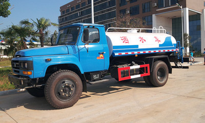 國產灑水車選購指南 聚焦尖頭灑水車、東風單橋灑水車與廠家報價